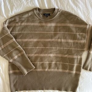 women’s sweater 🥀